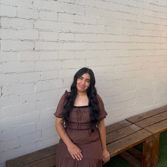 Meet your Posher, Elaine - Picture 1 of 1